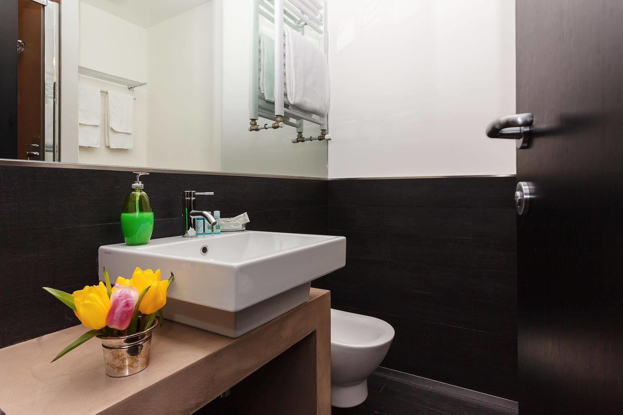 Domus 2* Rom